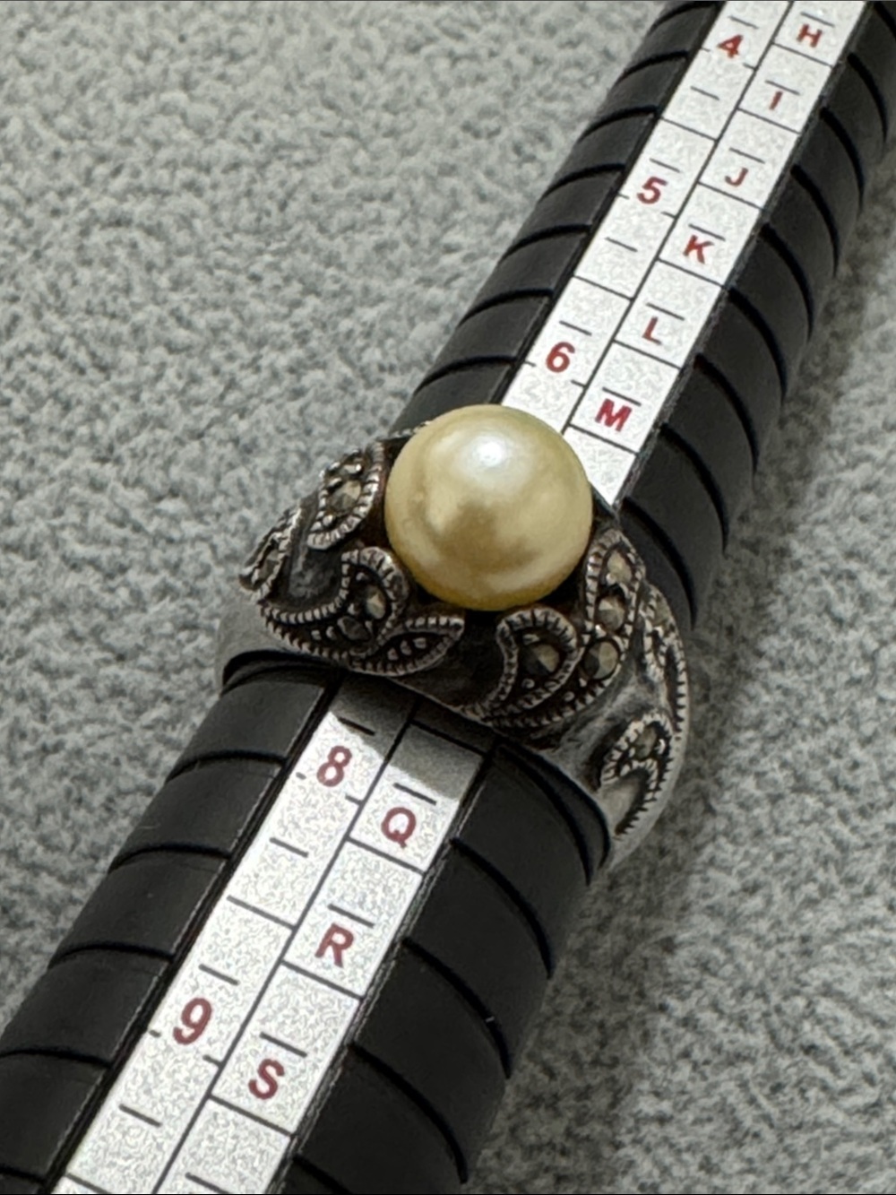 925 silver Vintage-Inspired Pearl Statement Ring in Cream
